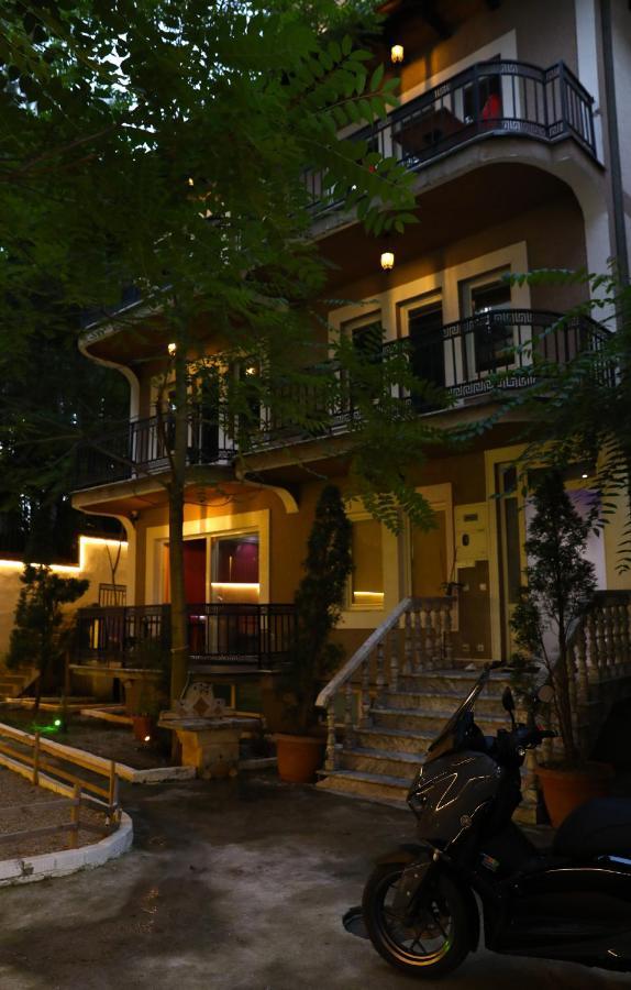 City Park Hostel Приштина Экстерьер фото