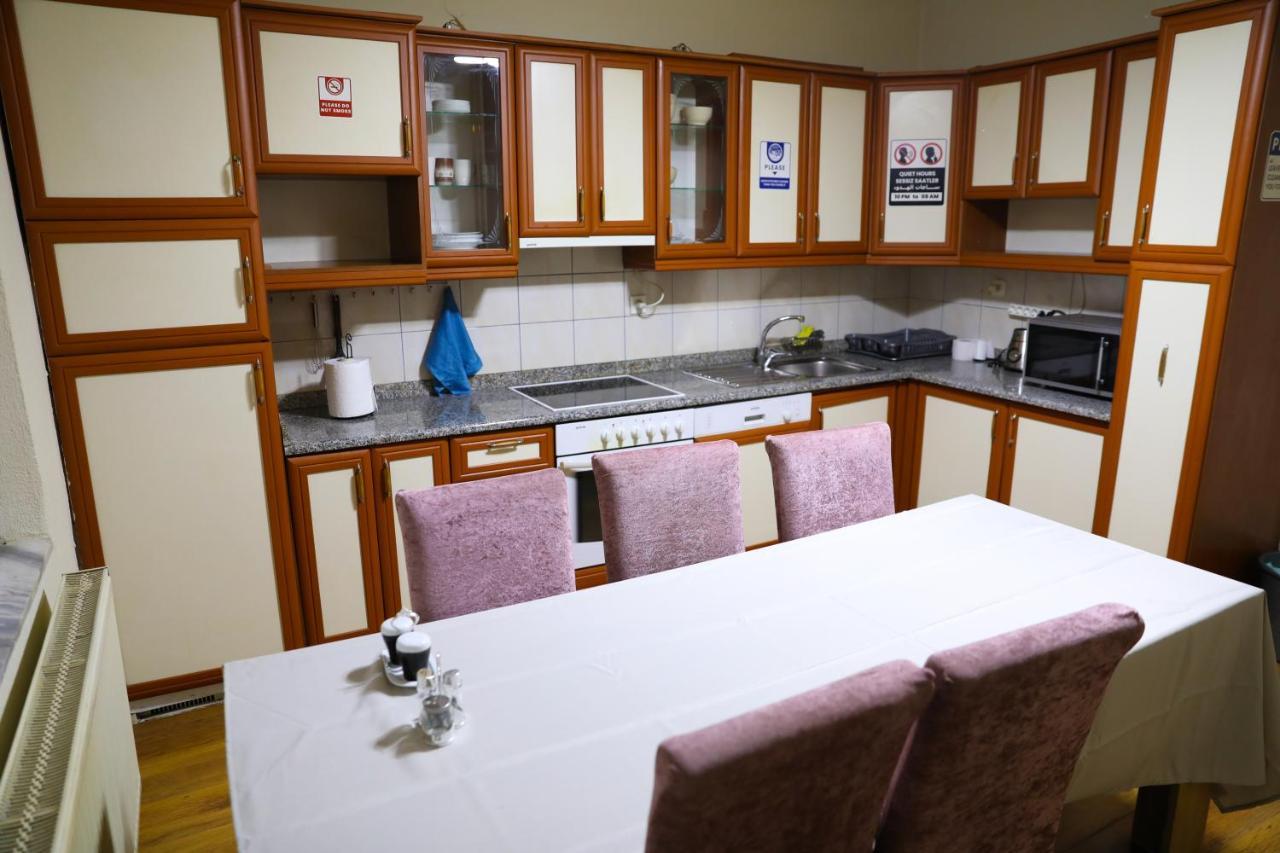 City Park Hostel Приштина Экстерьер фото