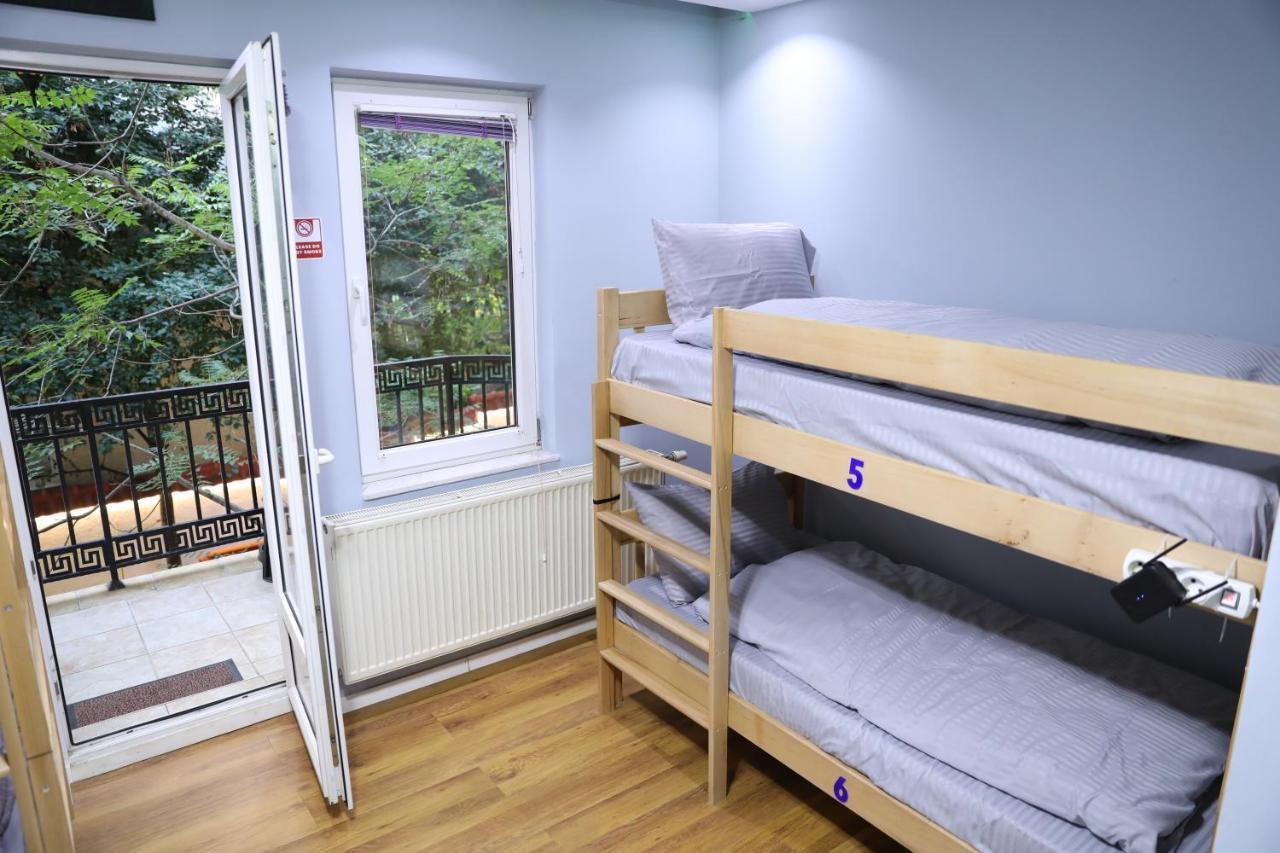 City Park Hostel Приштина Экстерьер фото