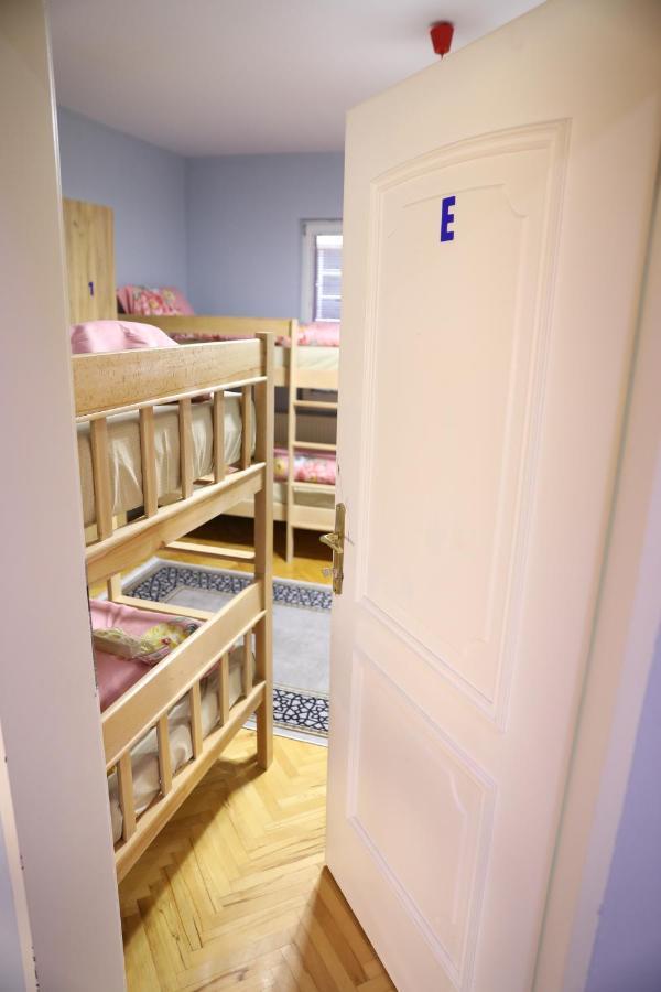 City Park Hostel Приштина Экстерьер фото