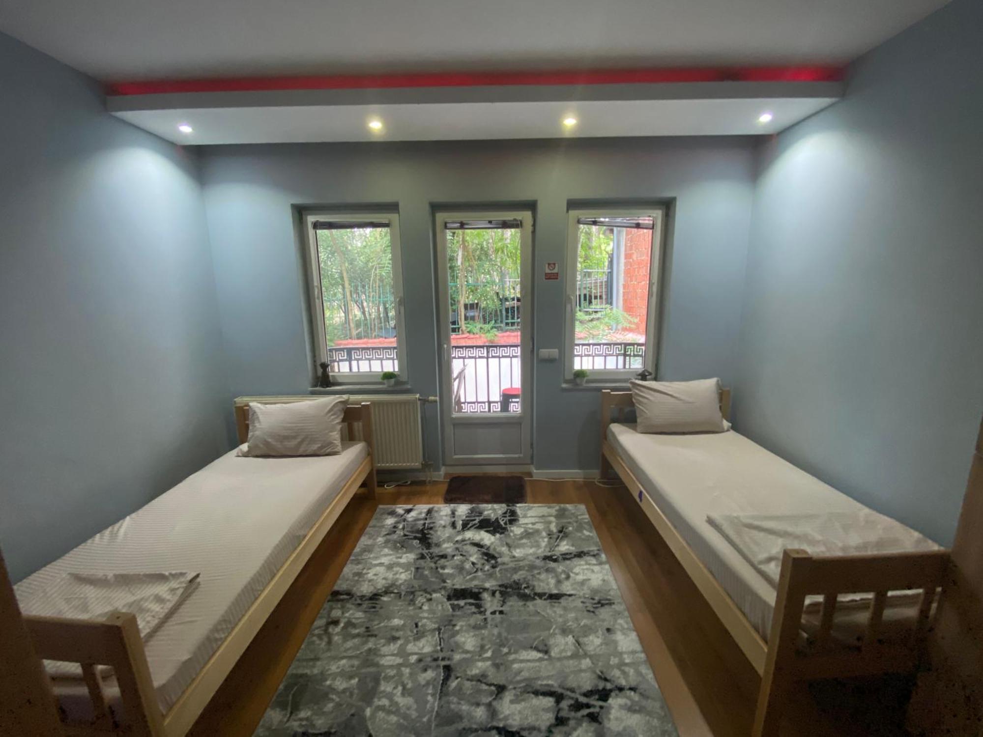 City Park Hostel Приштина Экстерьер фото
