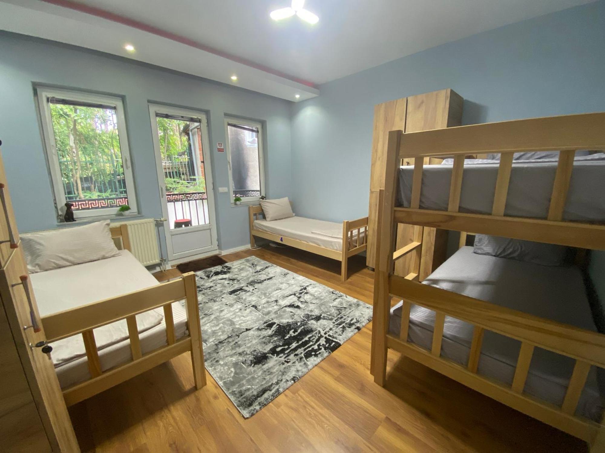 City Park Hostel Приштина Экстерьер фото